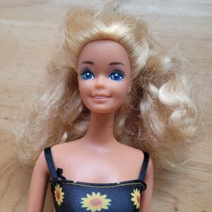 Vntg Superstar Barbie Doll Twist N' Turn Waist Bendable Knees Star Ring Blonde